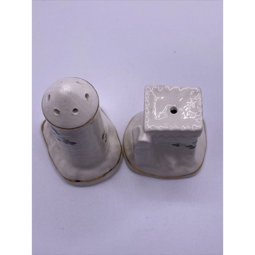 Vintage Carrigaline Pottery Irleand Shamrock Castle Salt & Pepper Shaker Set